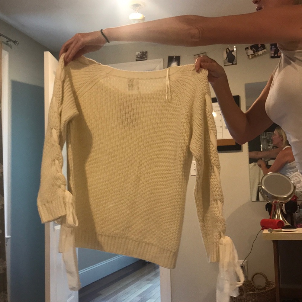 Sweater - Picture 2 of 2